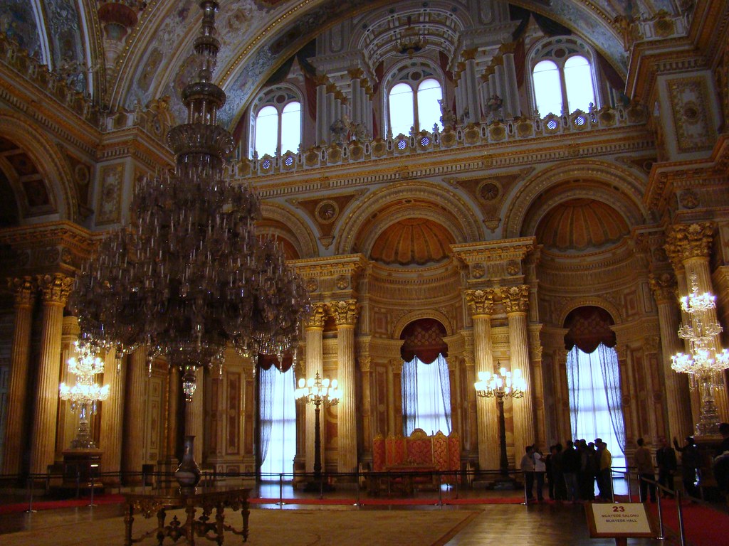 Palais Dolmabahce lustre salle du trone