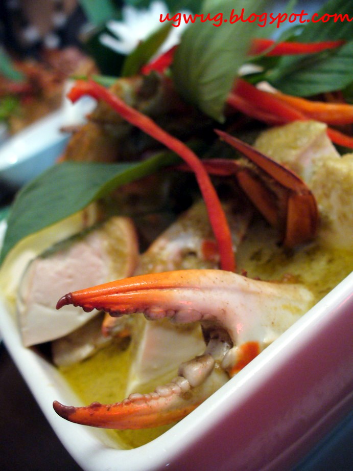 Green Curry Sea Crabs with Gingko & Tofu