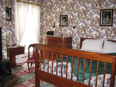 Day 2 - Lincoln's Home-Mary's Bedroom 2