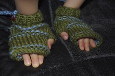 honor's fingerless mittens