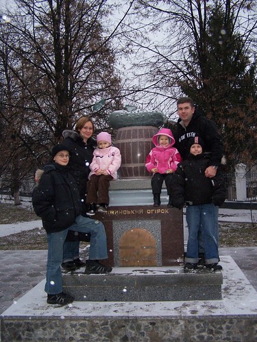 Dominic, Edna, Kaylee, Ashlee, Greg, and Joshua in front of the famous Nizhyn Pickle (Огірок)
