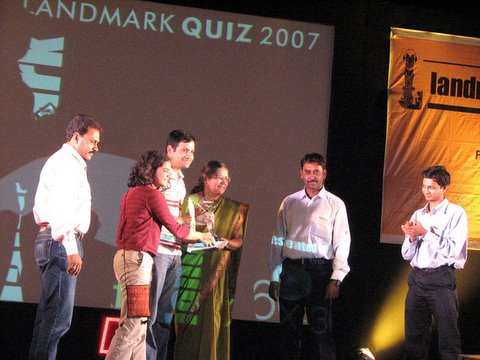 landmark team giving the prize to the runners-up, WWW 011107