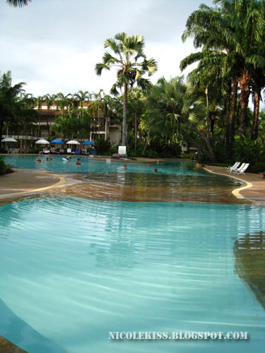 felix swimming pool