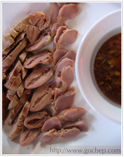 Boiled chicken heart-liver-stomach with ginger sauce
