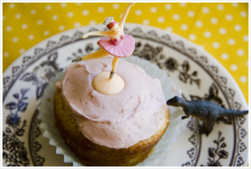 Ballerina cupcake toppers for our dancing readers