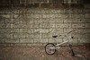 壁際の自転車