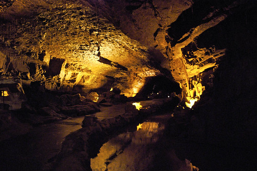 Dan-Yr-Ogof's Caves 07.jpg