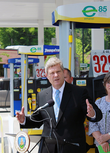 Agriculture Secretary Tom Vilsack touts the  benefits of Ethanol E-85 at a  gas station in Nashville, TN, on Monday, May 23, 2011.