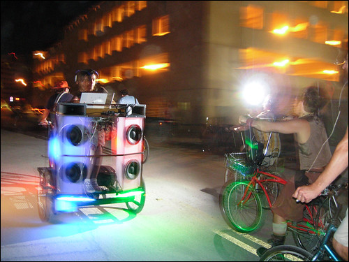the rickshaw DJ manny brung the noise
