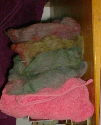 Hand-dyed heathered gray wool food coloring