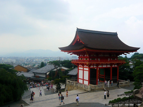 Kiyomizu-dera temple - Main gate