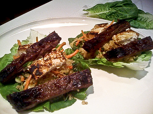 steak & tofu lettuce wraps with bulgur salad