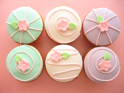 cute flower cupcakes
