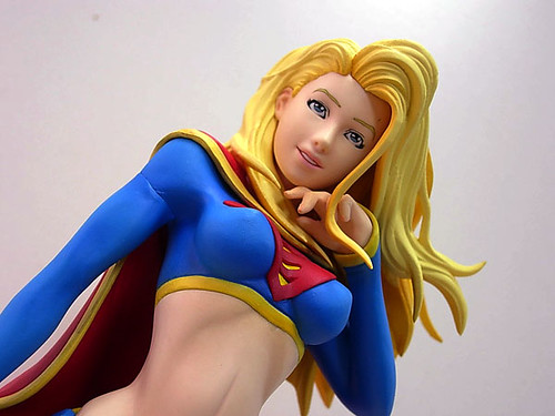 壽屋~美國超級英雄係列~SUPER GIRL 女超人PVC完成品 (自拍照片分享)