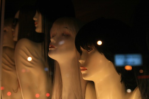 eerie mannequin heads, on NYE