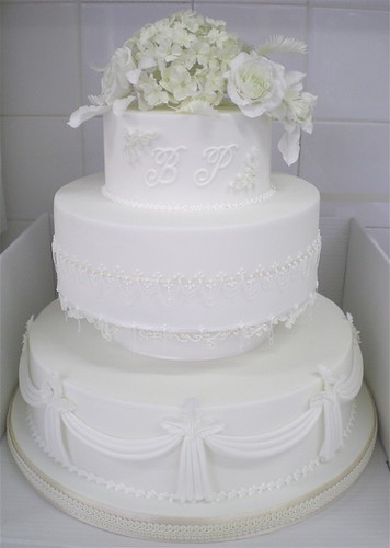 sugarpaste wedding cakes