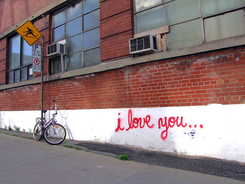 i love you graffiti. Photo du jour: i love you…