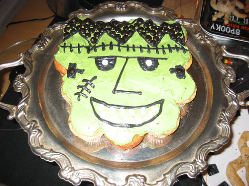 Frankenstein cupcake face by Benjamin and Season.