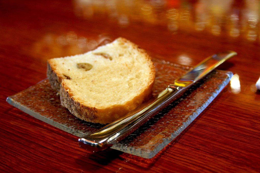 Green olive bread