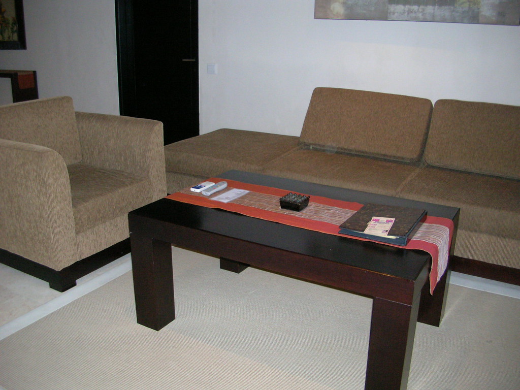 Deluxe suite living room 