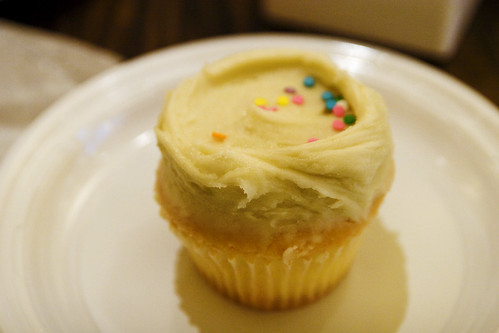 pistachio cupcake