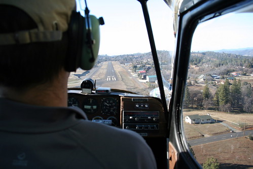 Approach to Pine Mountain Lake Airport (E45)