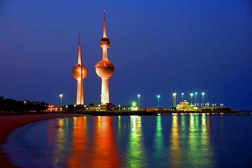 Torres Kuwait de noche