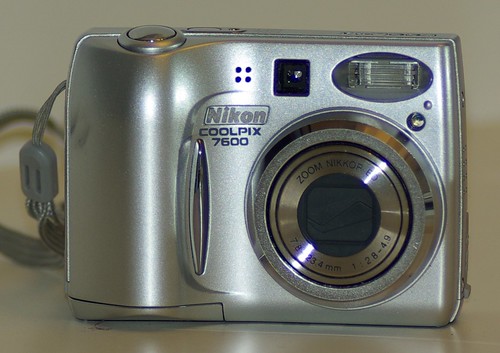 2007-02-13 Nikon Coolpix 7600