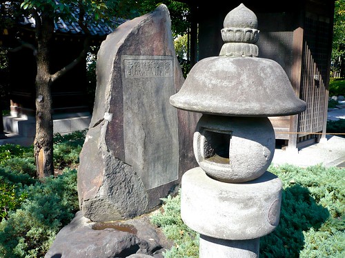 Buddhist statues near the Sensoji