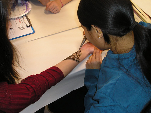 Henna tattooing fοr teens program οח January 22, 2008.