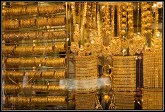 image of dubai gold souk retail shop display