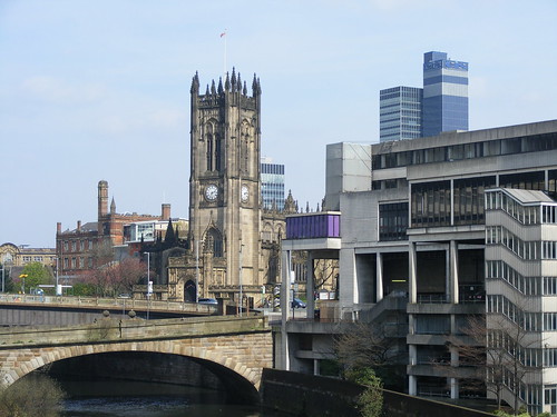 Manchester Cathedral from Blackfriars Bridge por Coradia1000.