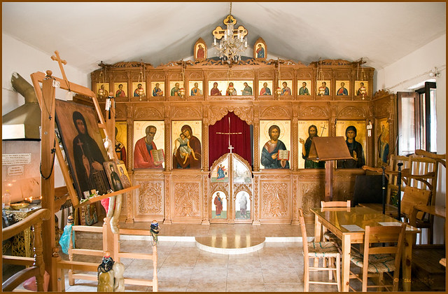 Agia Vryoni church, inside
