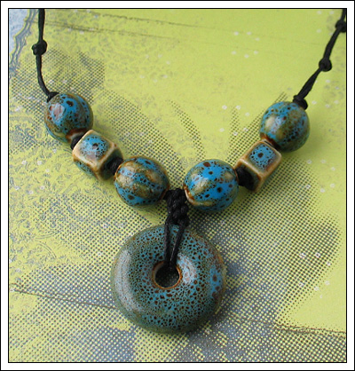 Porcelain bead necklace 3