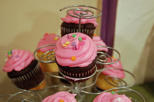 Pink cupcakes - yum!