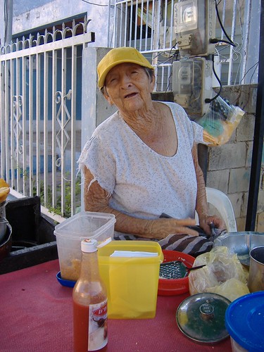 Delia de los Robles, 60 años haciendo empanadas.