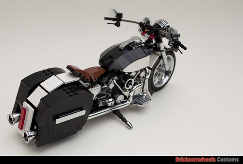Harley Davidson FLH1340 Custom In Lego (1:10)