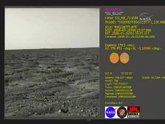 Phoenix Mars Lander - first raw images