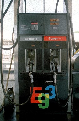 Super + Diesel +, estacin de servicio EG3. Fuente de la foto: La Nacin.