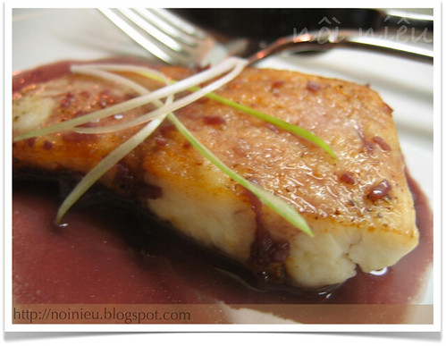 Tilapia fish with Red wine sauce