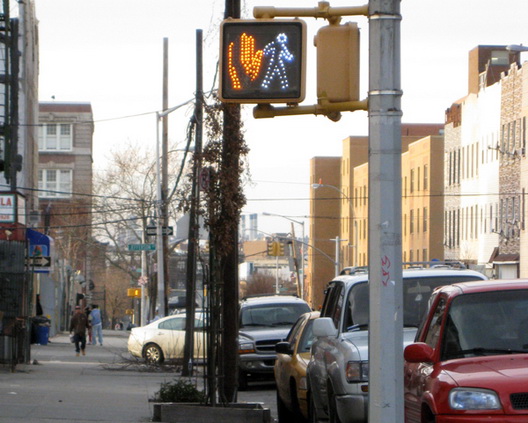 mixed signals at Troutman and Central Avenue cropped
