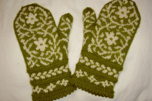 finished Bird in Hand mittens