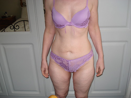without women removing bra pics: womeninbras, 1000views