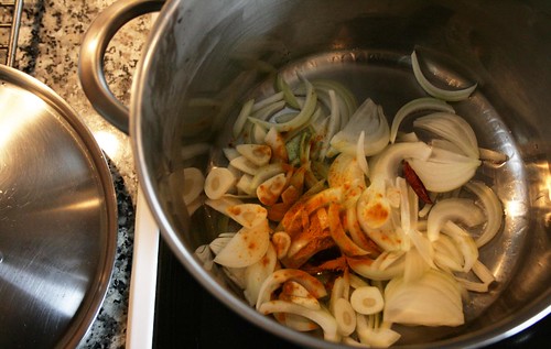 khoresht, frying onions