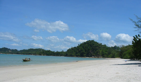 Пляж Као Квай на острове Пайам (Ао Kao Kwai Bay on Koh Phayam)