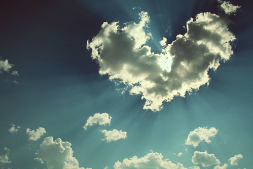 heart cloud!  from http://www.flickr.com/photos/stivsky/