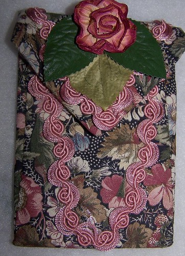 Front of Floral Tie Purse