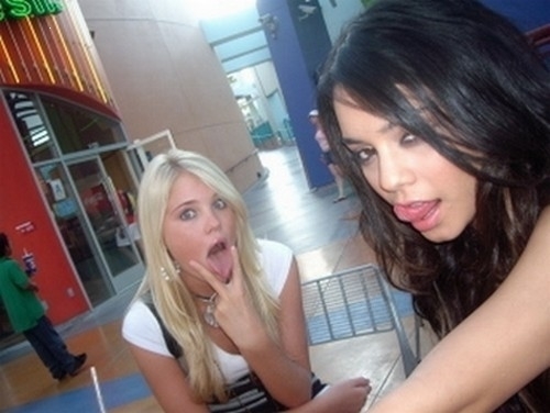 vanessa hudgens naughty and funny picture