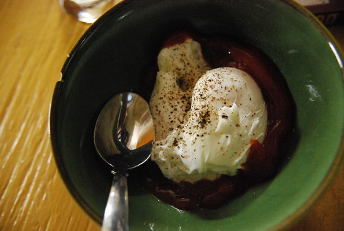 Poached eggs with ketchup