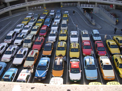 Taxis waiting at SFO to pick up passengers